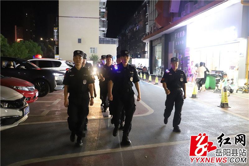 巡特警_副本.jpg