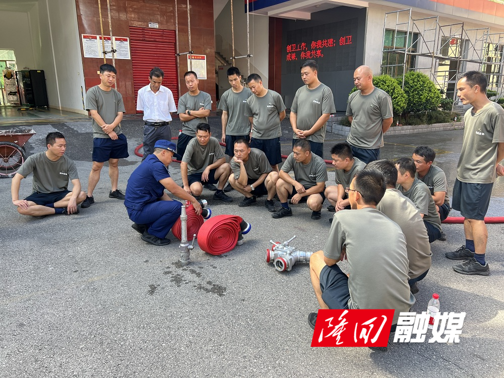 隆回消防组织应急综合救援大队开展消防业务技能培训(图2)