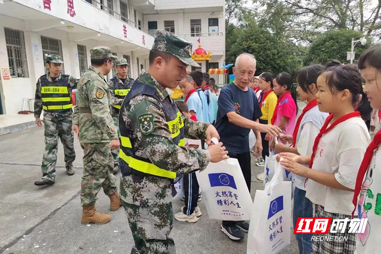 马颈坳镇：网络安全进校园 上好国防教育“第一课”3.jpg