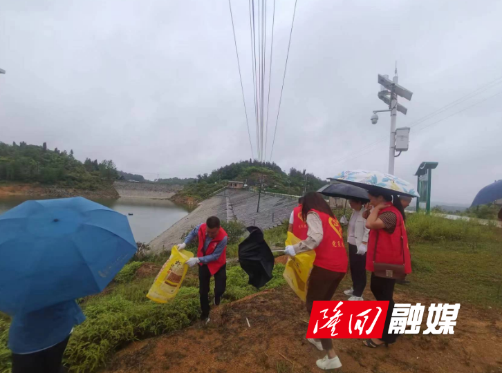 山界回族乡政协委员工作室开展改善生态环境专项民主监督活动(图3)