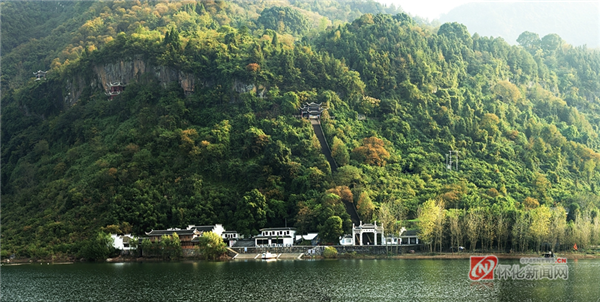 （二酉山全景）