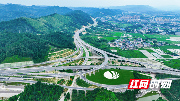 2023年6月底，湖南靖黎高速建成通车，湘西南、黔东南两地交通环境进一步得到改善。.jpg