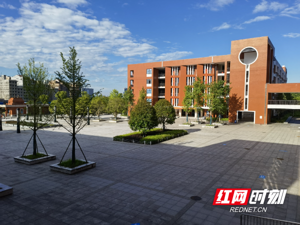 简篇-邵阳市一中获评第一批“省级绿色学校”