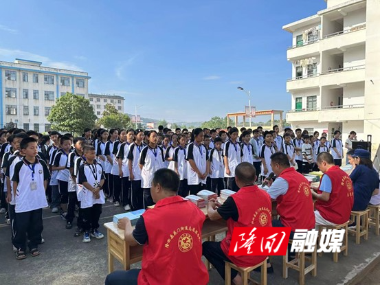 花门街道开展安全生产进校园活动(图1)