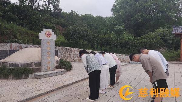 c8be60de25de478bac339f560628c350.jpeg c8be60de25de478bac339f560628c350.jpeg