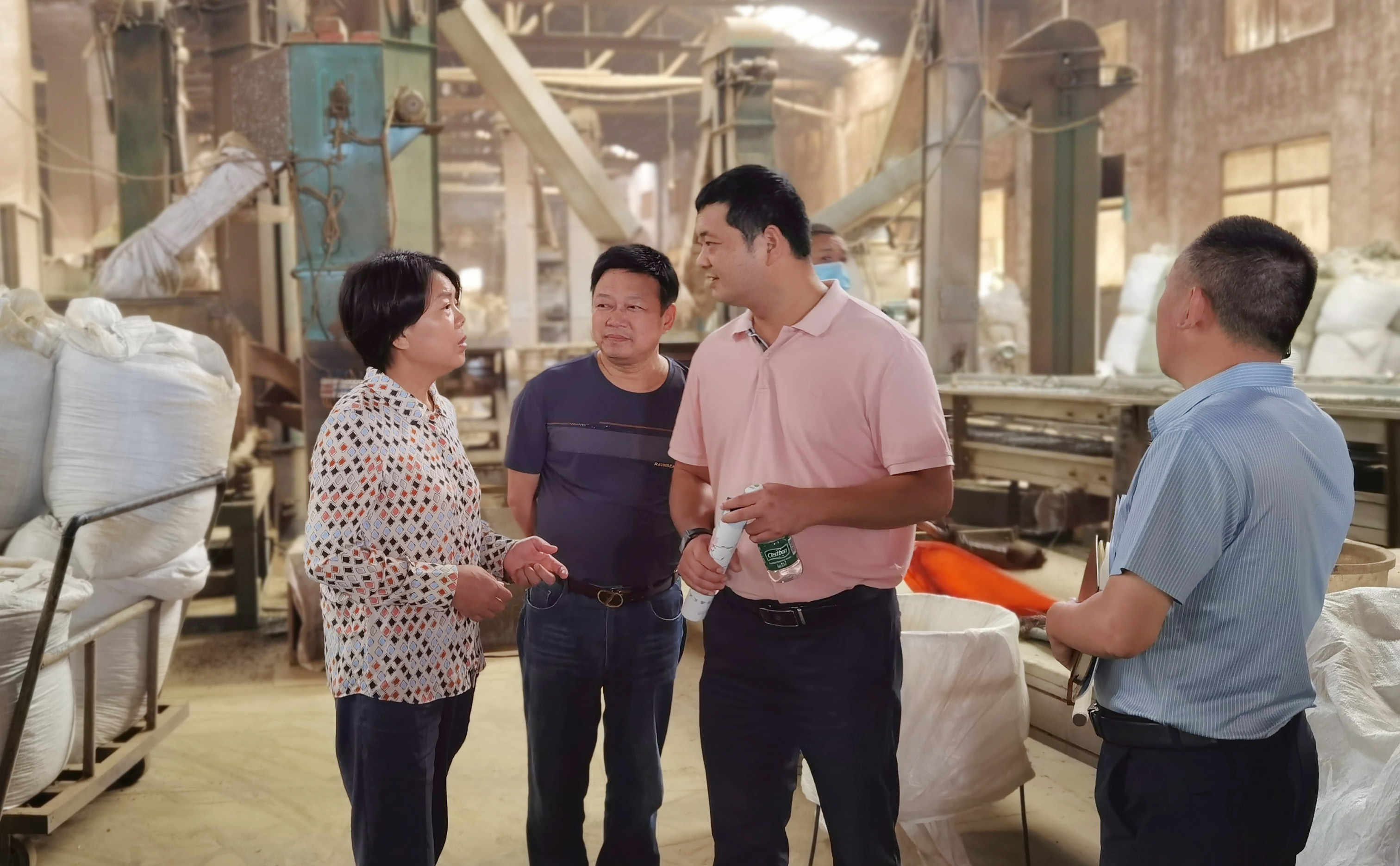 鼎城区人大常委会主任率队视察桥南工业园建设情况.jpg