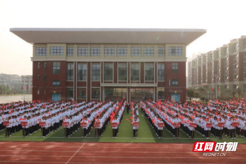 深情合唱，表白祖国——临武五中：陈荟镋  邝潇.png