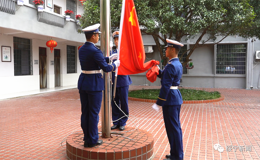 绥宁县举行国庆升国旗仪式(图3)