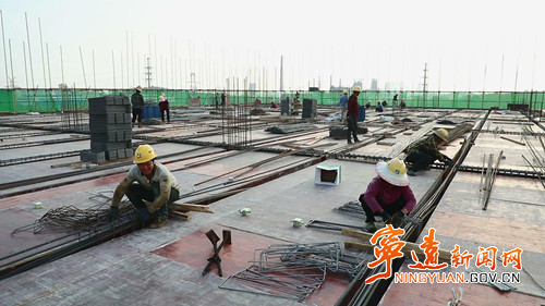 宁远：假期不打烊 重点项目建设忙2_副本500.jpg