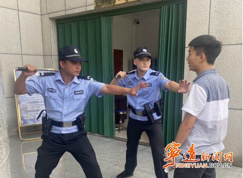 宁远：以“演”筑防   提升司法警察应急处突能力2_副本500.jpg