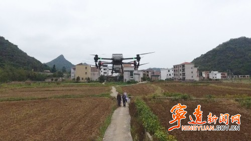 寧遠：機械耕種油菜 助農(nóng)增收2_副本500.jpg
