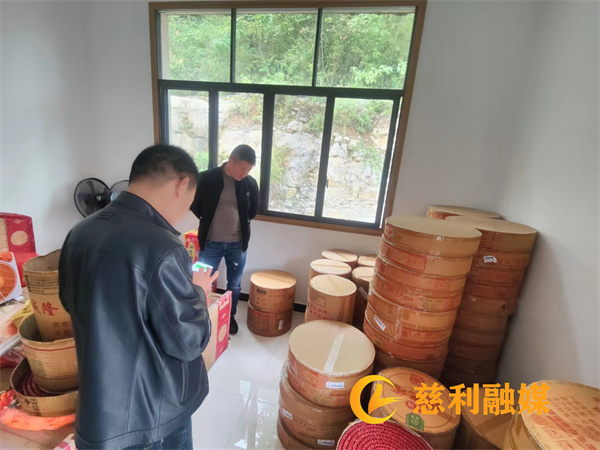 2e737e566bfdbe653e2e16616ce6f01.jpg 2e737e566bfdbe653e2e16616ce6f01.jpg