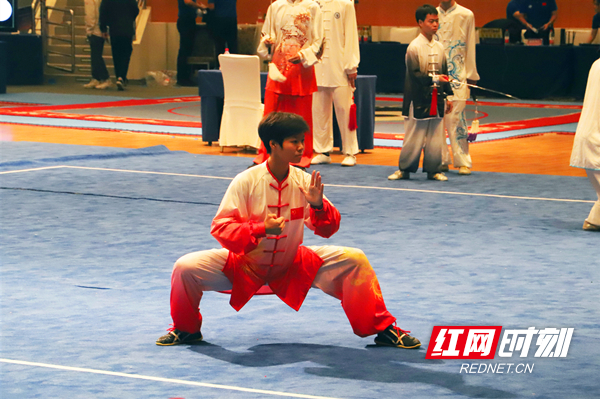 女子太极拳比赛现场.jpg 女子太极拳比赛现场.jpg