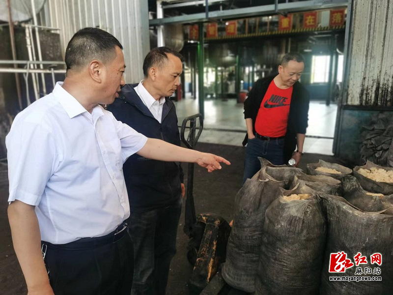 上门为退役军人企业纾困解难.jpg
