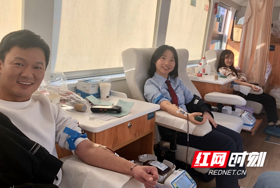 每年定期组织队员义务献血，截至目前，巾帼志愿服务队捐献血液超2万毫升。.jpg