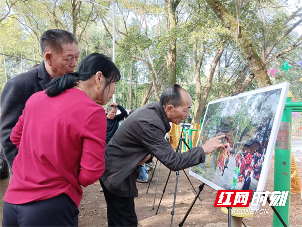 东安县坪埠头村连续7年为老人举办形式多样的重阳节(1)467.png