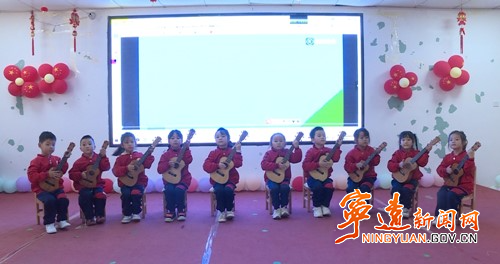 宁远：孝亲敬老思反哺  关爱九九菊花香_副本500.jpg