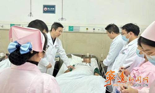 宁远：“医护一体化查房”提升患者诊疗体验_副本500.jpg