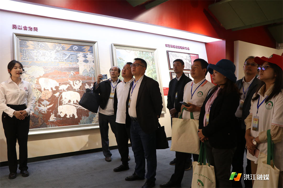 10.23-2023年怀化市社科普及主题活动周启动仪式在安江农校纪念园举行4.jpg