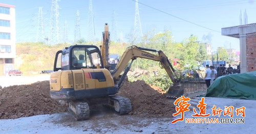 宁远依法开展维护安置地建设施工秩序行动_副本500.jpg