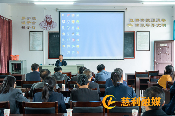 ee4968a9fa6be69d935344d65991c26.jpg ee4968a9fa6be69d935344d65991c26.jpg