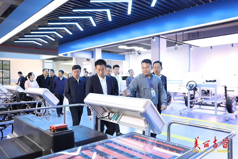 周立志专题调研吉首市教体工作4.jpg