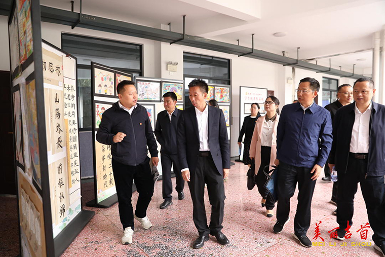 周立志专题调研吉首市教体工作2.jpg