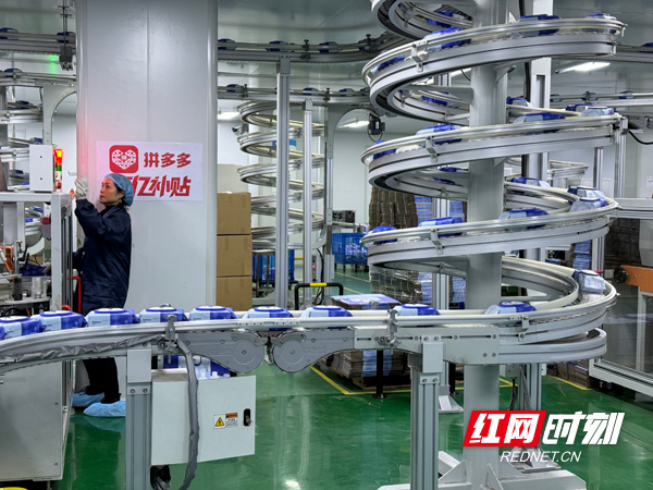 ▲大促期间，德佑湿巾热销三四线城市。（摄影 欧阳荟）.jpg