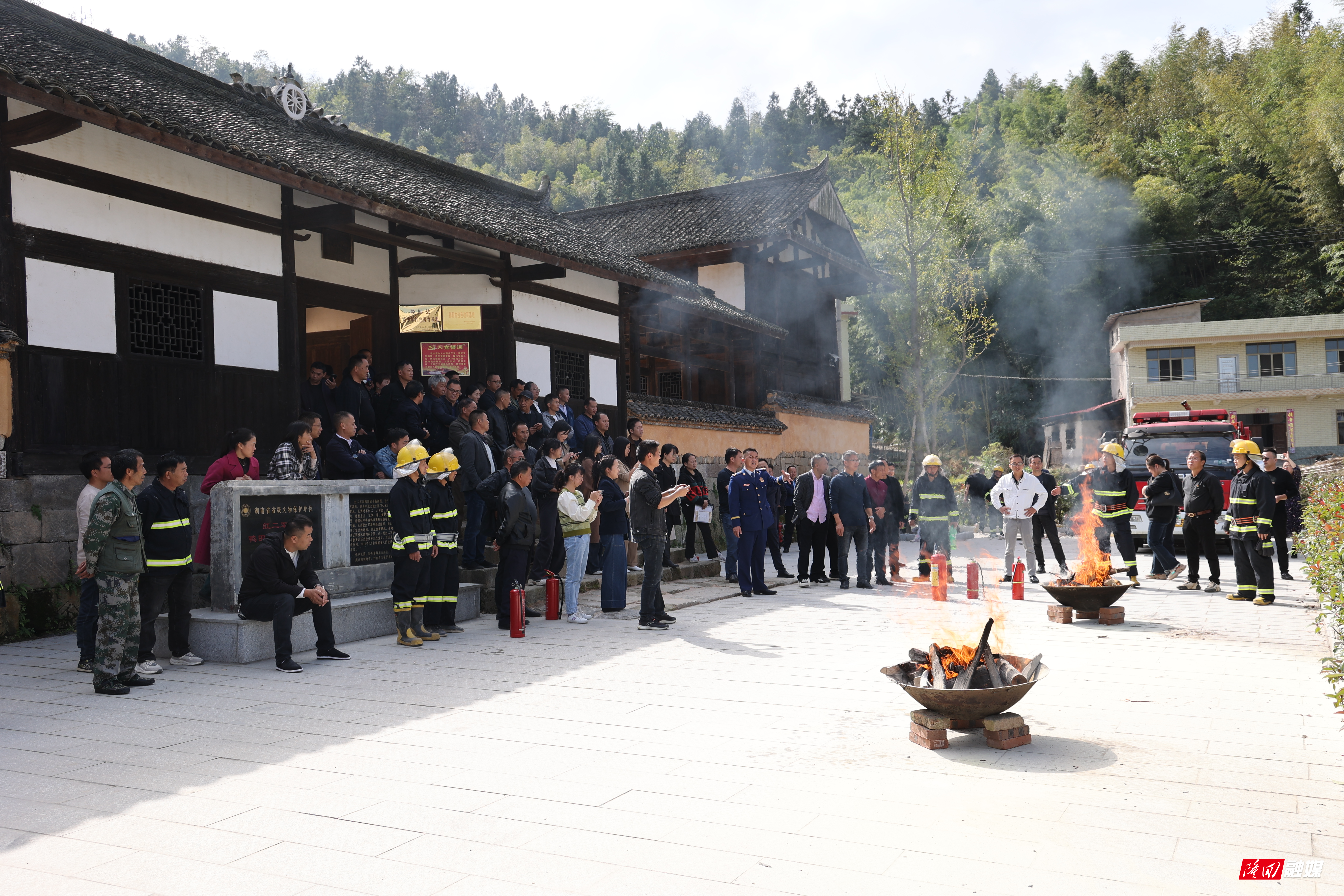 隆回县召开文物保护工作会议并开展消防安全实战演练(图2)