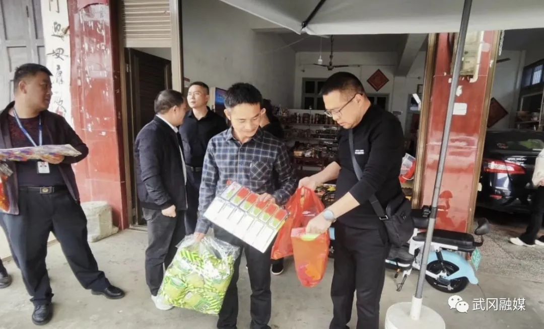 邓元泰镇持续开展校园周边环境整治行动(图1)