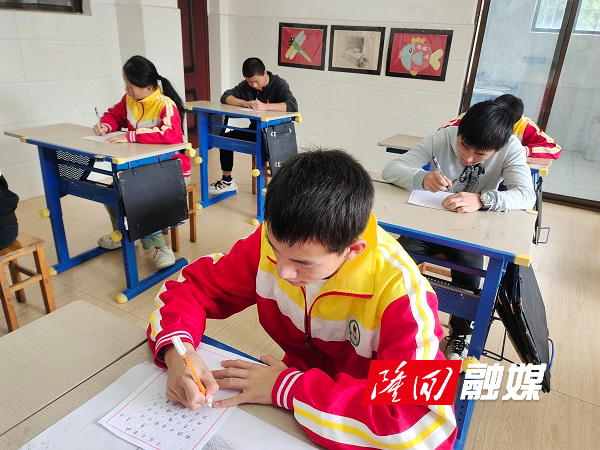 1e2120adc5d2b665f4c760522baf521.jpg