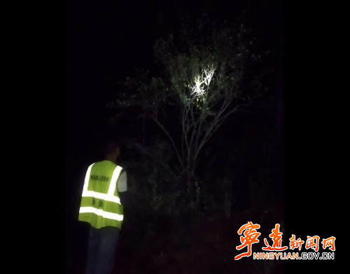 宁远：夜巡助力候鸟安全迁飞_副本500.jpg