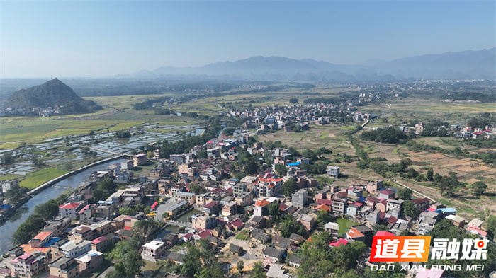 道县陈熊村：柴火归堆 鸡鸭归圈 共建和美乡村1_副本.jpg