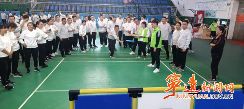 宁远县市县两级人大代表和人大工作者趣味运动会开赛3_副本500.jpg
