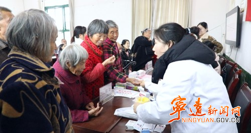 宁远：“世界糖尿病日”科普义诊送健康_副本500.jpg