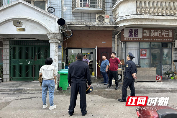 联合城管、行政执法等多方力量共同参与环境治理.png