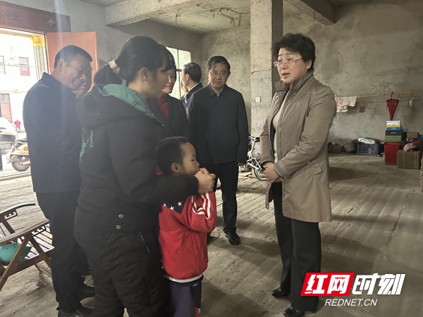 周迎春在邵阳市区调研人大工作并走访慰问困境妇女儿童(图3)