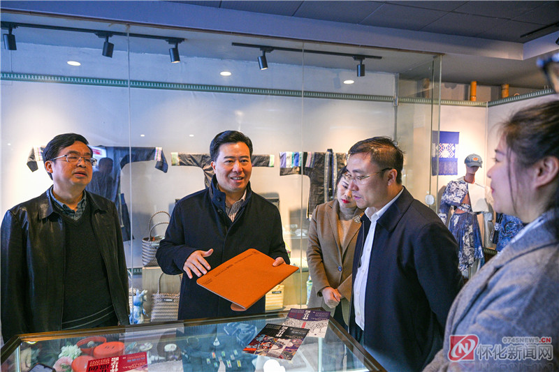黎春秋在鹤城区调研非遗传承发展工作