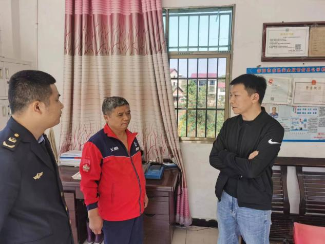   双清区应急局企业走访：优化营商环境的新视角(图1)