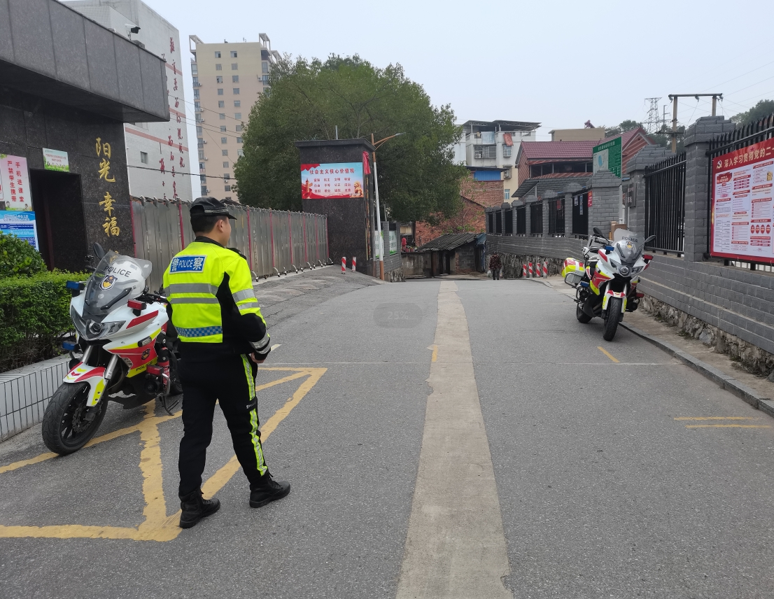 优化营商环境|双清交警常态化开展校园周边道路交通环境治理(图1)