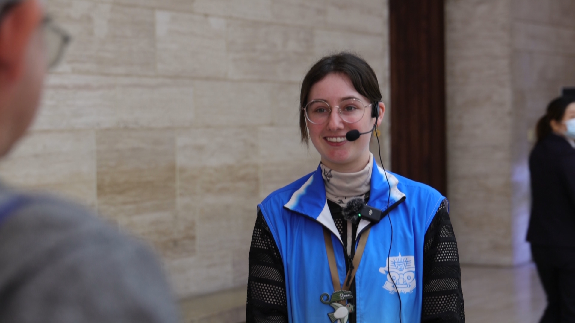 1701416504465790.jpeg 双语志愿者02_副本.jpg