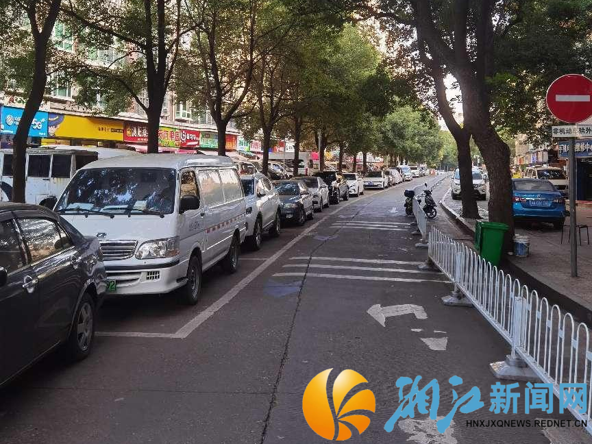 1204黄泥岭护栏2水印版.png