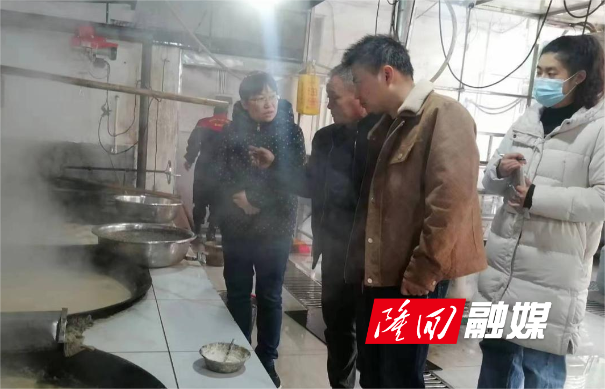 山界回族乡政协委员工作室开展改善生态环境专项民主监督工作活动(图3)