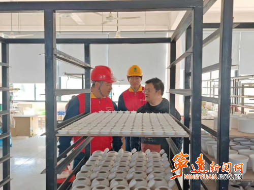 宁远电力：“一企一策”精细服务 助力企节能提效_副本500.jpg