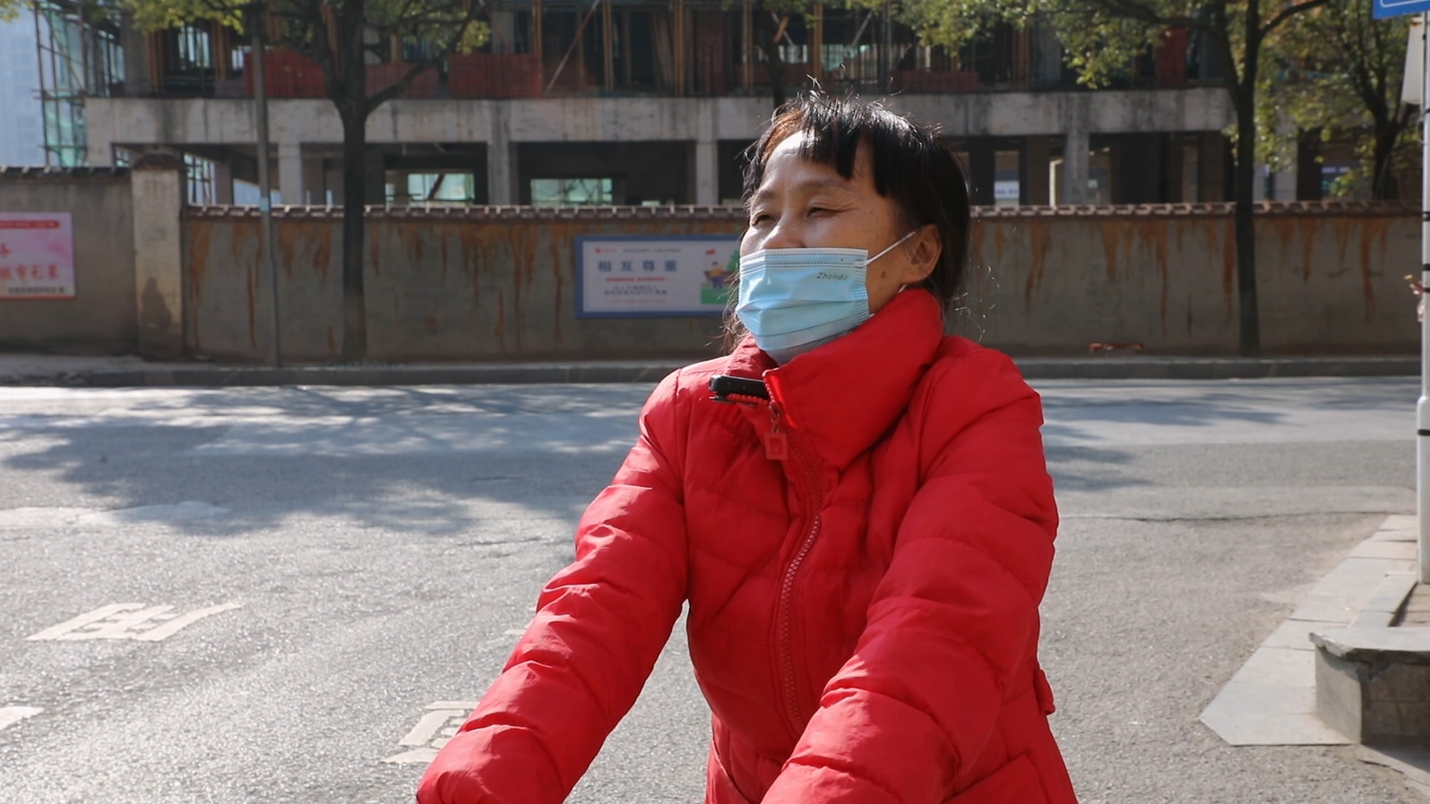 怀化城区新建500多处无障碍坡道.mp4_20231226_162741.532.jpg