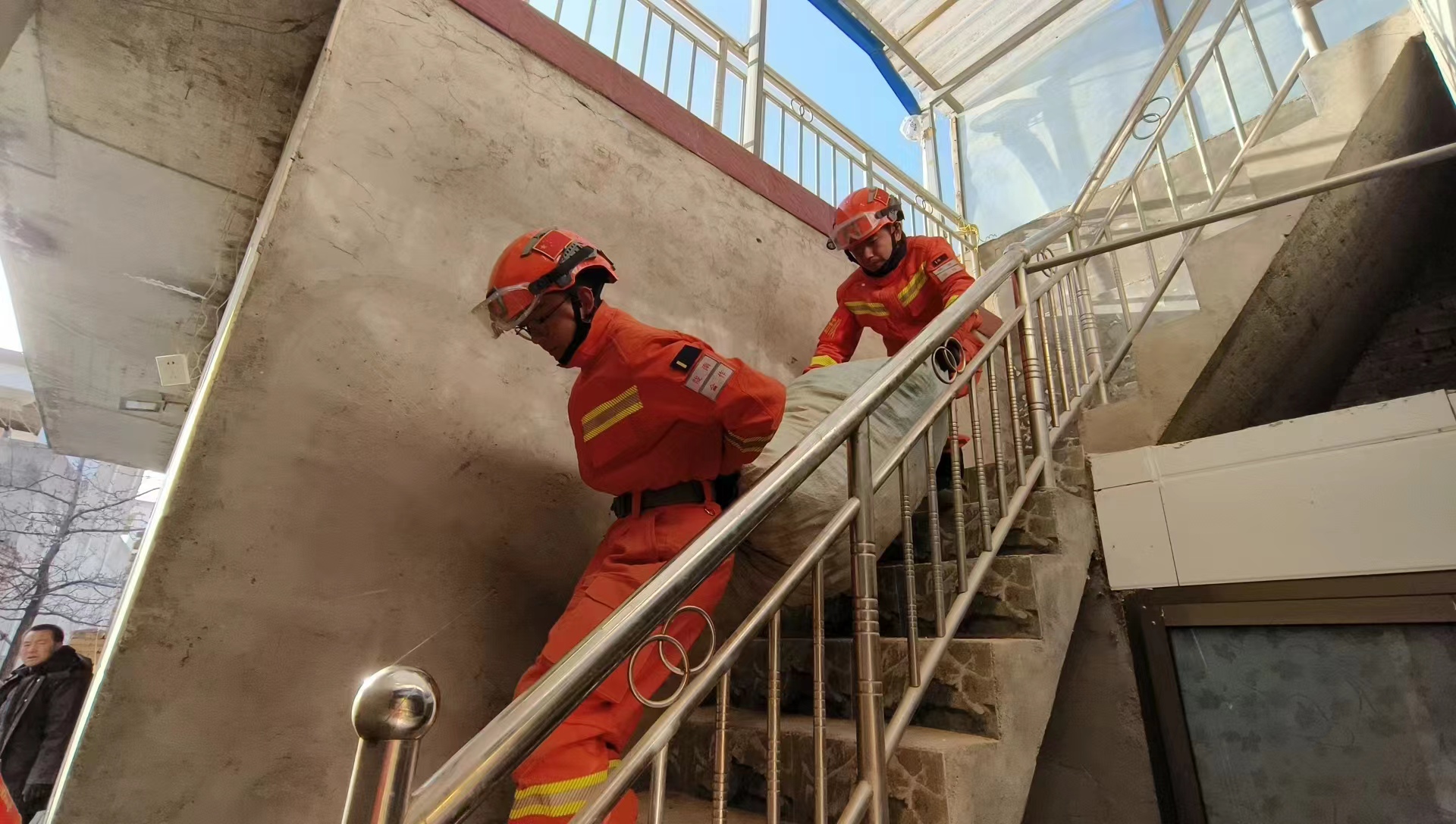 “驻村包点”救援工作全面展开 “驻村包点”救援工作全面展开