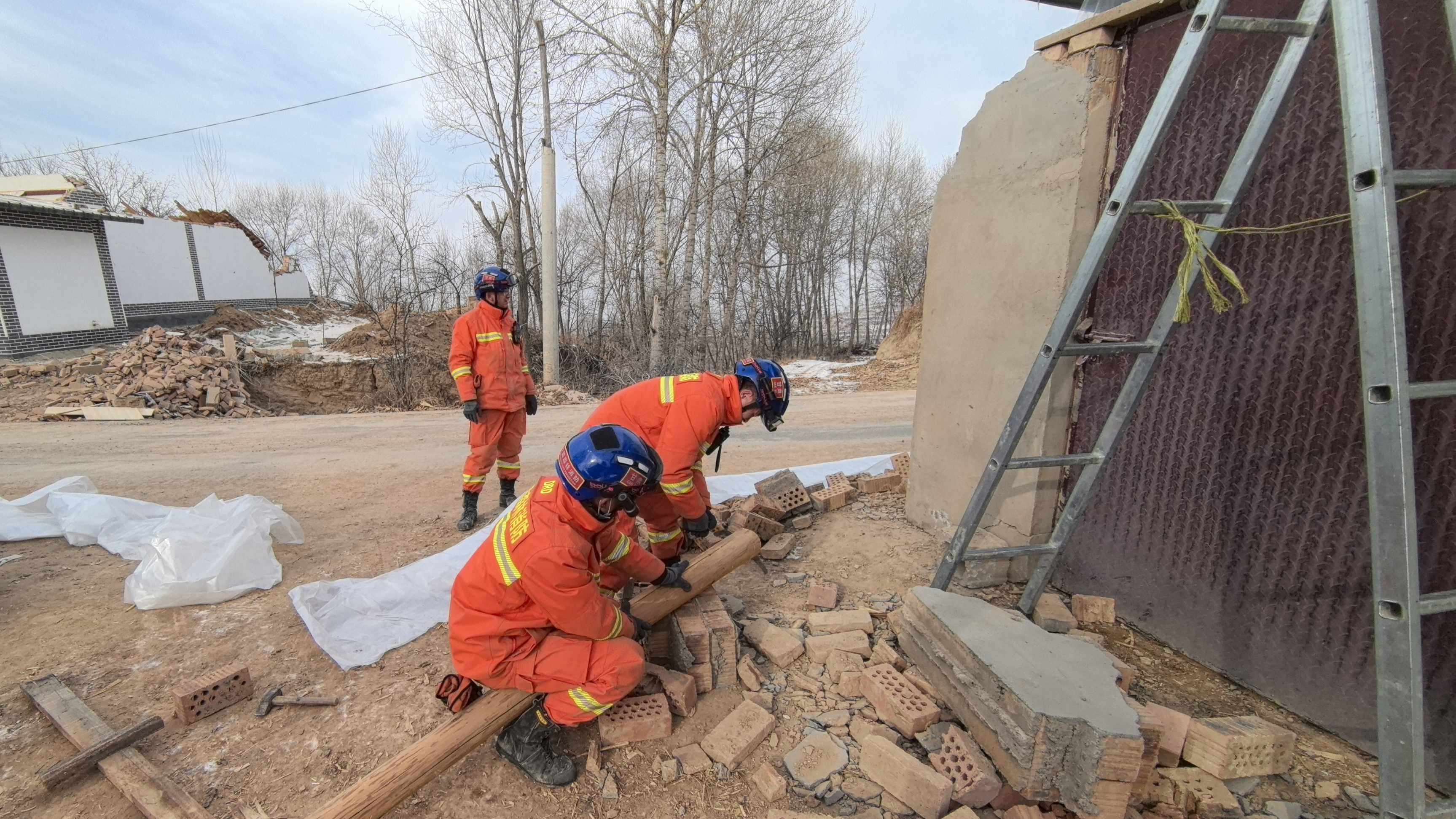 “驻村包点”救援工作全面展开 “驻村包点”救援工作全面展开
