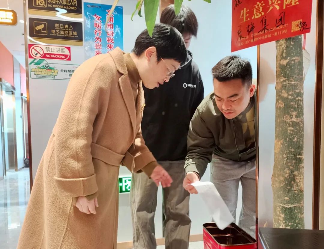 李巧云带队开展节前文化市场安全检查(图1)
