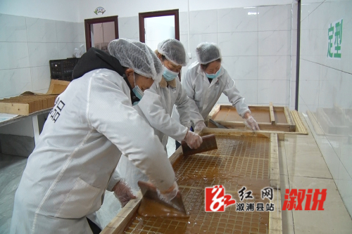 红3.jpg