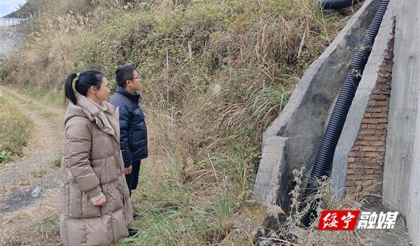关峡乡开展新年“生态亮剑”检查执法行动(图1)